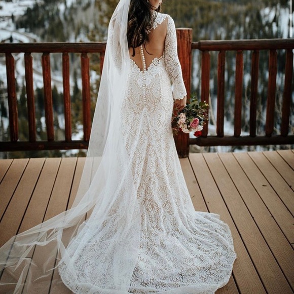 Ida Torez Wedding Dress - Picture 1 of 7